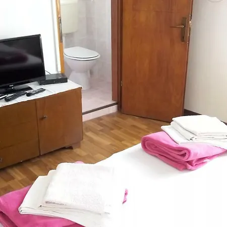 Apartman Lucija *